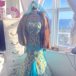 Hand maid never worn